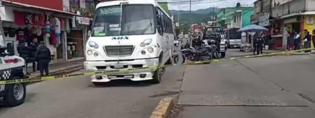 Pierde la vida al tropezar y caer bajo llantas de autobús en San Andrés Tlalnelhuayocan