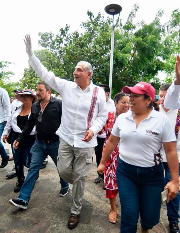 Llama Adán Augusto López Hernández a sacar adelante a todas las comunidades marginadas del país