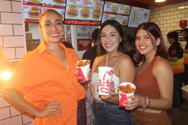 Invitados la pasan de lo mejor en el nuevo Arbys Veracruz