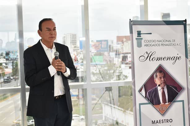 Colegio Nacional de Abogados Penalistas AC rinde homenaje a Gilberto Farías Morales