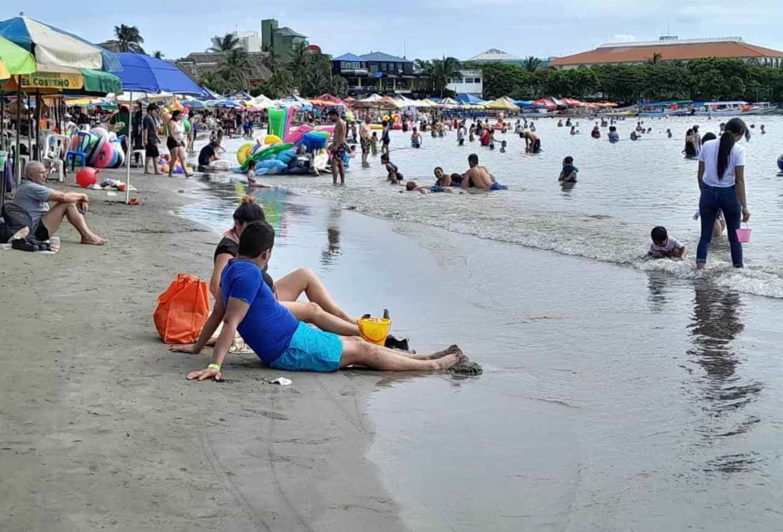 Buena asistencia de turistas se observa en Veracruz este verano