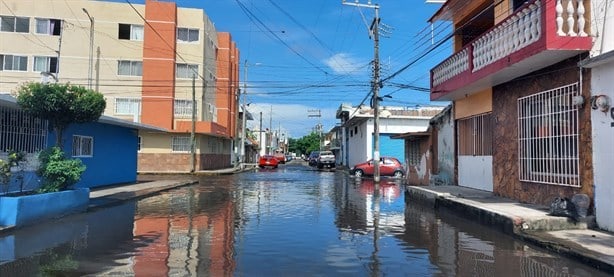 Lluvias dejan encharcamientos severos en colonias de Boca del Río