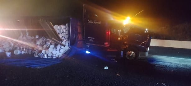 Volcaduras causan caos en la autopista Puebla-Córdoba