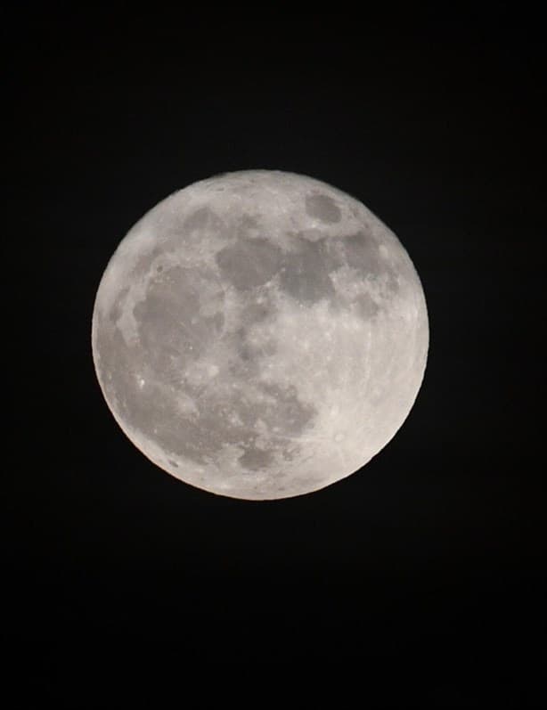 ¿La viste? Superluna maravilla a habitantes de Xalapa