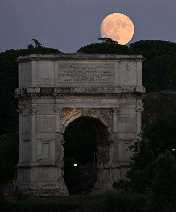 Las mejores fotos de la Luna de Esturión de anoche alrededor del mundo