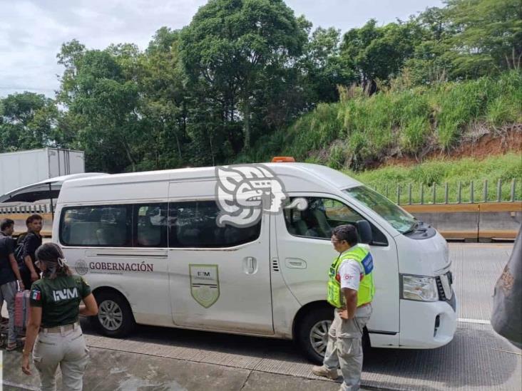 Aseguran a medio centenar de migrantes en la Veracruz-Córdoba