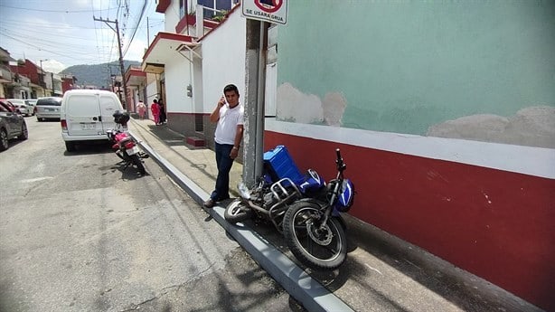 Choque en Orizaba deja un motociclista herido