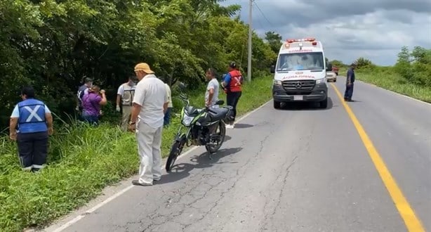 Vuelca automóvil en carretera a Cosamaloapan; conductora se lesiona