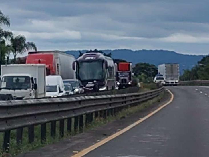 Tránsito aprovecha cierre de autopista Veracruz-Puebla para extorsionar, acusan