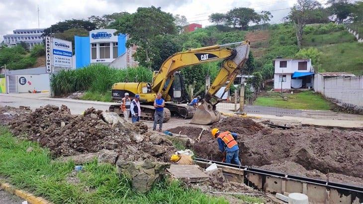 Obras de pavimentación provocan tráfico lento en Xalapa