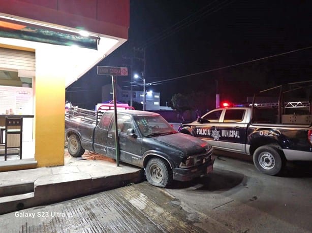 Se registra aparatoso accidente en bulevar de Martínez de la Torre