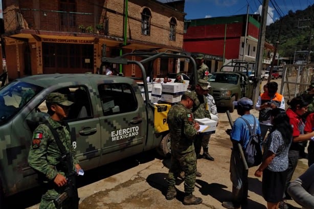 Militares en Veracruz despliegan estrategia por afectaciones de Onda Tropical 18