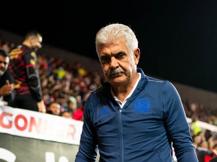 Ricardo Ferretti deja de ser técnico del Cruz Azul
