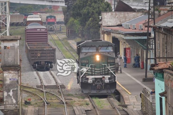 Capacitan trabajadores para ocupar plazas de ferrocarrileros en Orizaba
