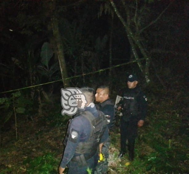 ¡Macabro hallazgo! Localizan cuerpo semienterrado en carretera Atzacan-La Sidra