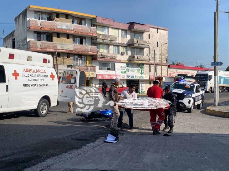 Motociclista derrapa en calles de San Rafael