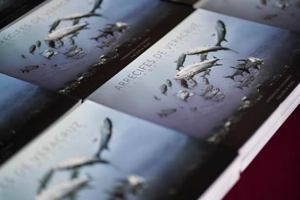 Presentan el libro “Arrecifes de Veracruz: Tesoros Sumergidos”, en Festival de Fotografía “Mirar Distinto