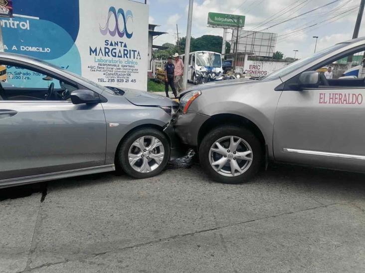 Accidente vehicular en Misantla deja daños materiales cuantiosos
