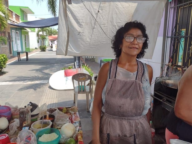 ¡Con leña o gas! Lupita mantiene vivas sus raíces participando en el festival de la Gorda y la Picada en Veracruz