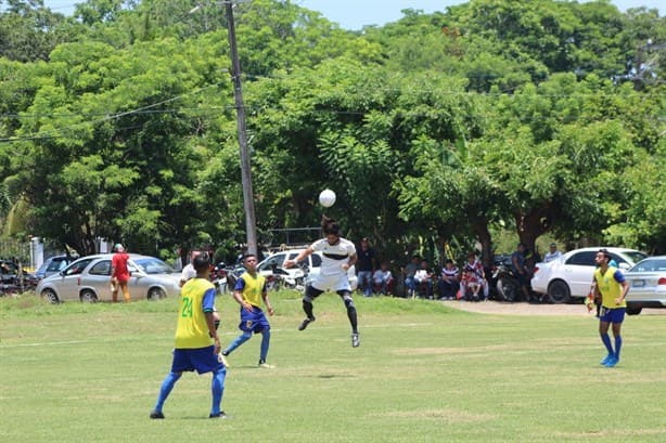 “Boca Jrs Cardel” y “Transmisiones FC” jugarán gran final el próximo domingo