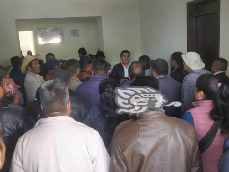 Con protesta, exigen oficial del Registro Civil en Tehuipango