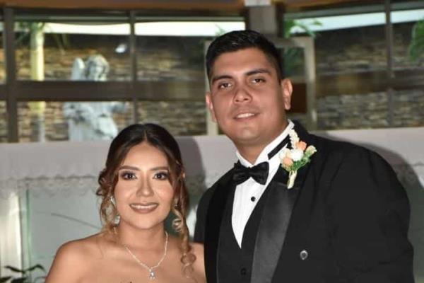 Goretti Cortez Morales y Williams Rivera Hernández contraen matrimonio