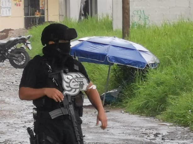 Hallan cuerpo decapitado y embolsado en Coatepec