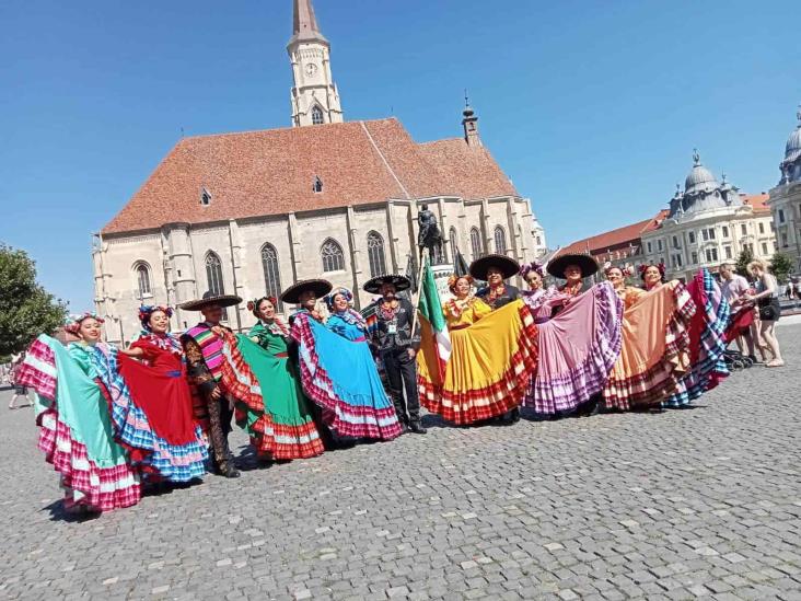 Ballet de Poza Rica triunfa en festival folclórico de danza en Europa