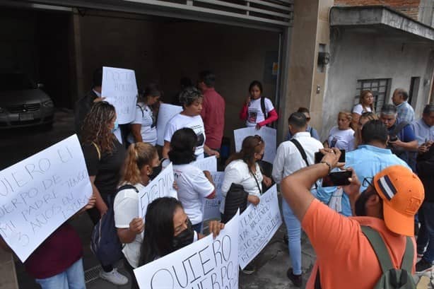 En Orizaba, reclaman entrega de cuerpos identificados en fosas (+Video)