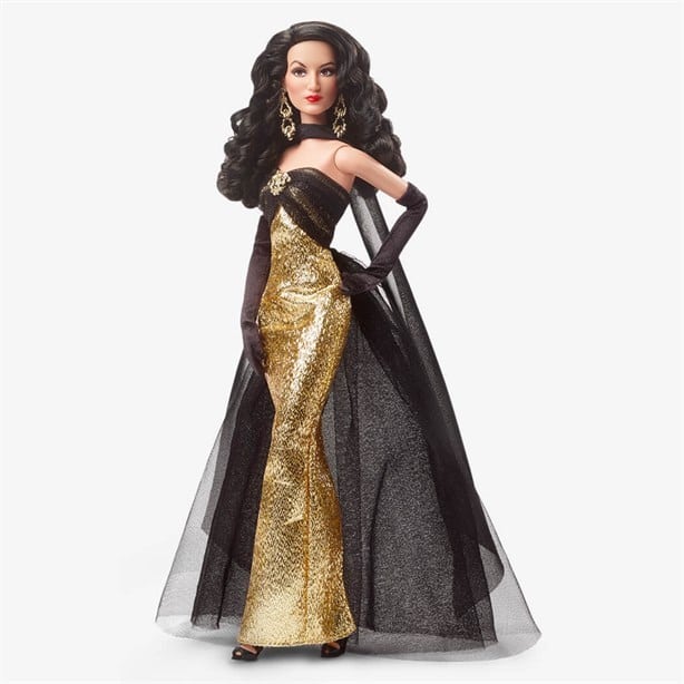 María Félix estrena Barbie de colección y es espectacular 