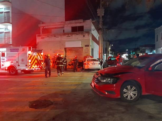 Taxi es impactado por automóvil de EdoMex en colonia de Veracruz | VIDEO
