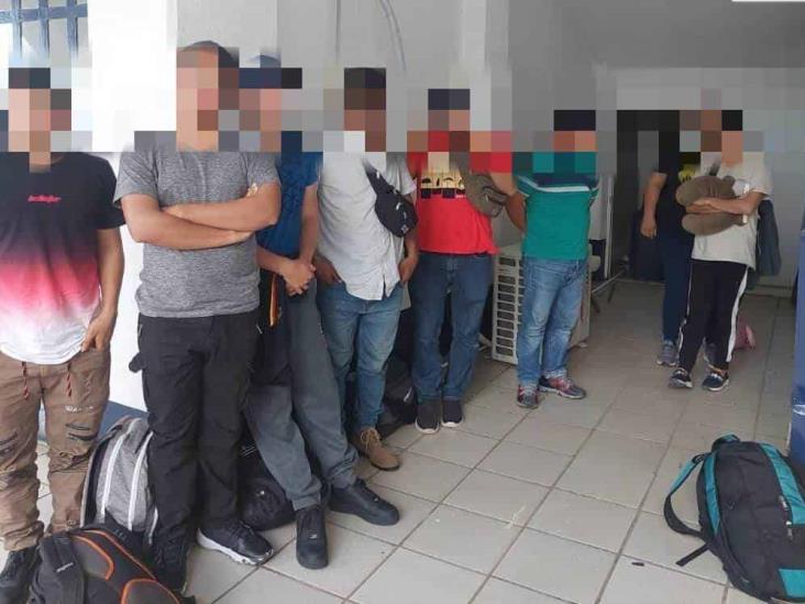 Aseguran a 36 migrantes en zona centro de Veracruz
