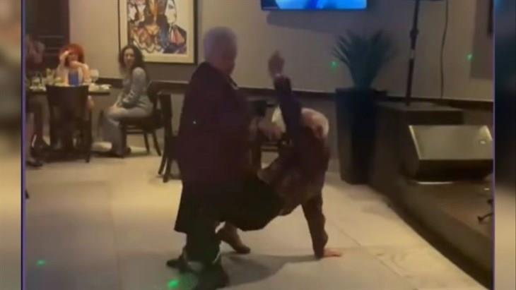 Abuelitos sorprenden al bailar reguetón ¡Al ritmo de Bad Bunny! (+Video)