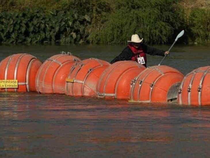 Reacomodan las boyas con concreto en el Río Bravo para frenar a los migrantes