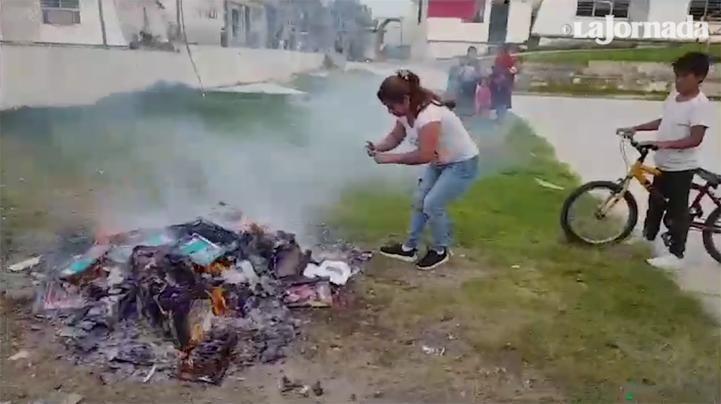 “Libros de texto se distribuirán donde no hay amparos”: AMLO tras quema en Chiapas