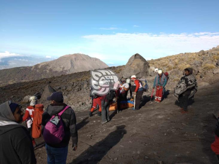 Rescatan cuerpos de alpinistas que perdieron la vida en el Pico de Orizaba