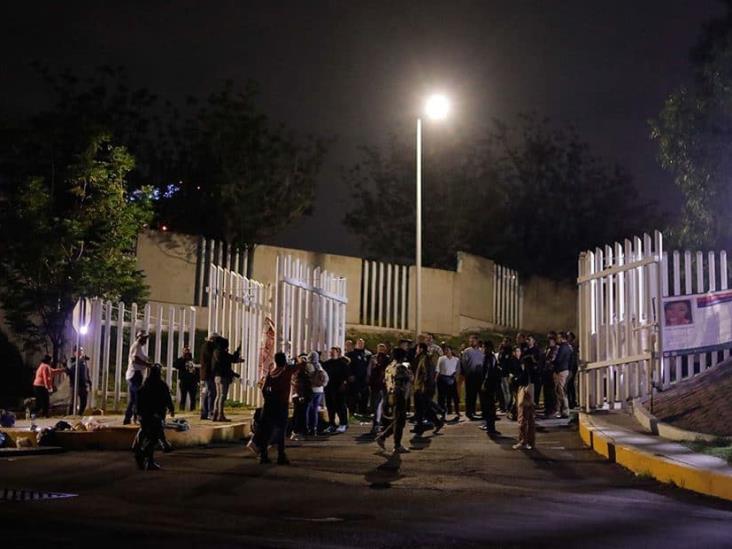 Tras plantón, familiares de desaparecidos son golpeados por Fiscalía de Querétaro (+Video)