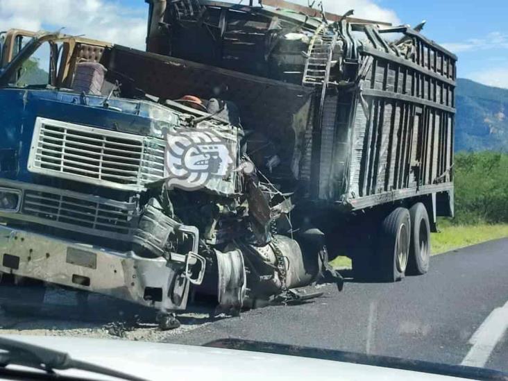 Se accidente autobús con migrantes en Oaxaca; reportan 15 fallecidos