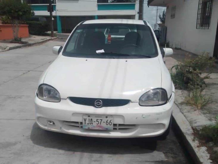 Xalapa: Denuncian robo de un auto en colonia Laderas de Macuiltépetl