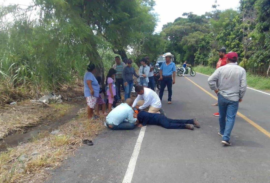 Chocan dos motos en Úrsulo Galván; mujer embarazada entre las heridas