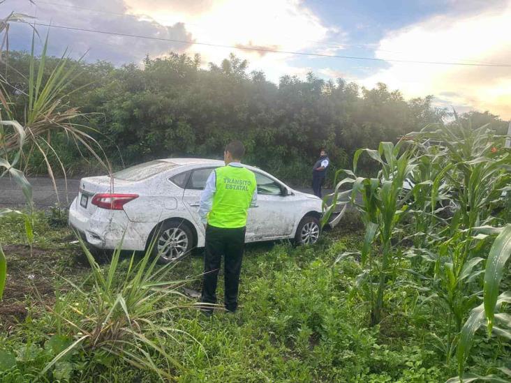 Se estampa contra señalamiento en carretera de Naolinco