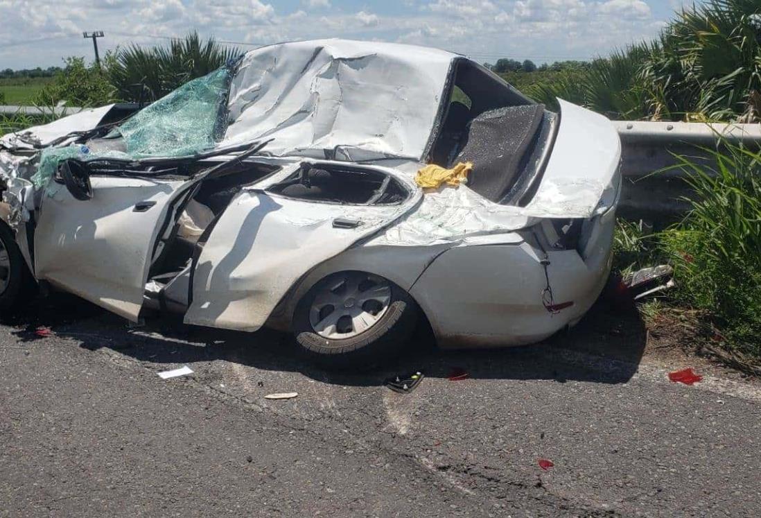 Chocan pipa y auto en Cosamaloapan; accidente deja una víctima y un herido
