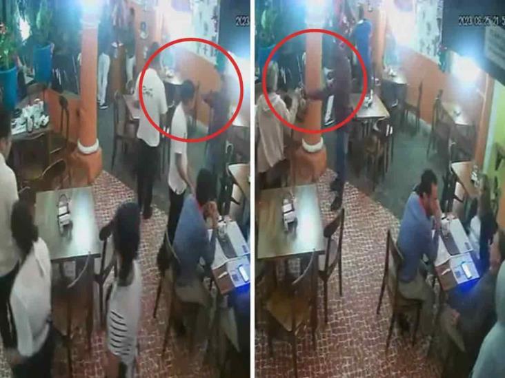 Asaltan cafetería El Chéjere en Coatepec; ¡a punta de pistola! (+Video)