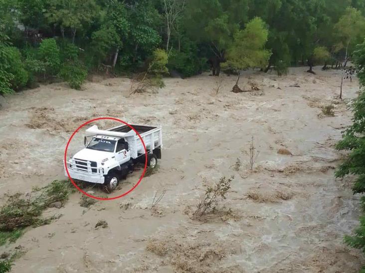 Quedan atrapados tras crecida de río en Juchique de Ferrer (+Video)