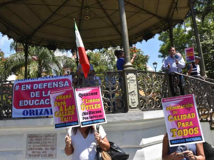 Protestan en Orizaba contra libros de texto