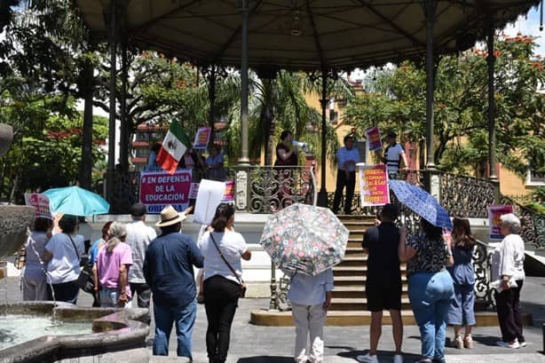 Protestan en Orizaba contra libros de texto