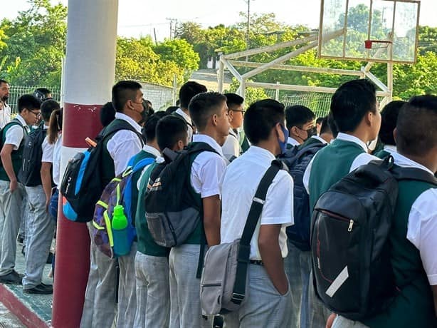 Más de 32 mil estudiantes comienzan nuevo ciclo escolar en Poza Rica