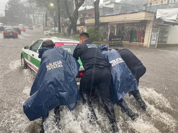 Lluvias inundan Xalapa; decenas de autos dañados; calles se vuelven ríos | VIDEO