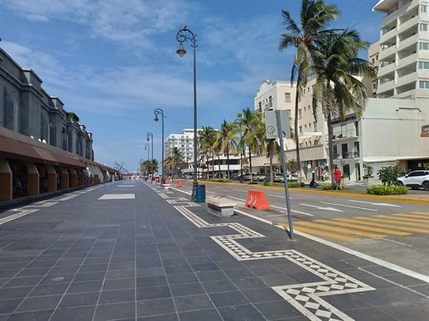 Reprochan operadores de tranvías ser desplazados como ambulantes del Malecón de Veracruz
