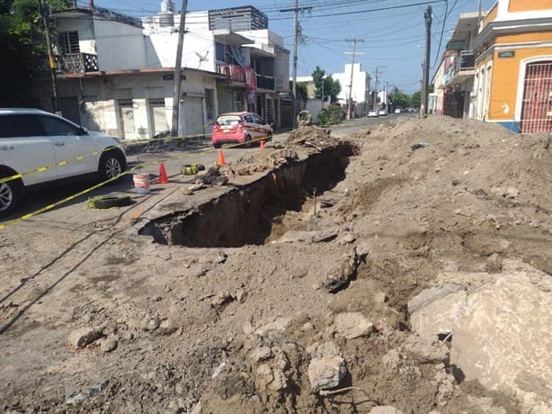 Arreglan problemas  de drenaje en la colonia Centro de Veracruz